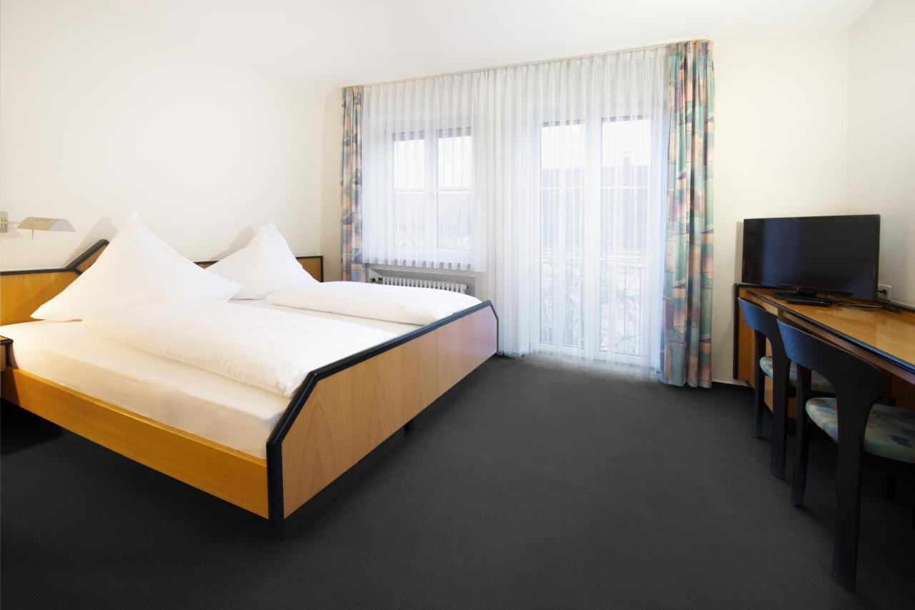 Gasthof Linde - Hotel Blum Unterroth Bagian luar foto