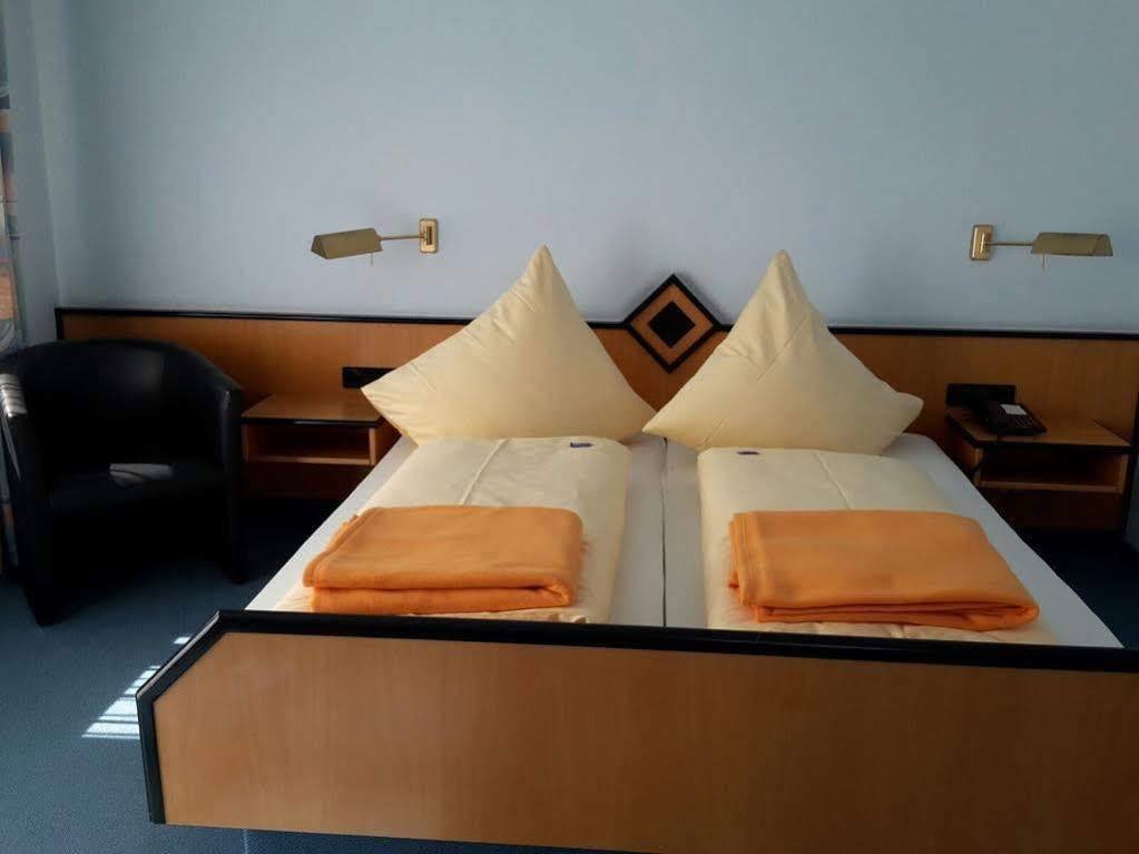 Gasthof Linde - Hotel Blum Unterroth Bagian luar foto