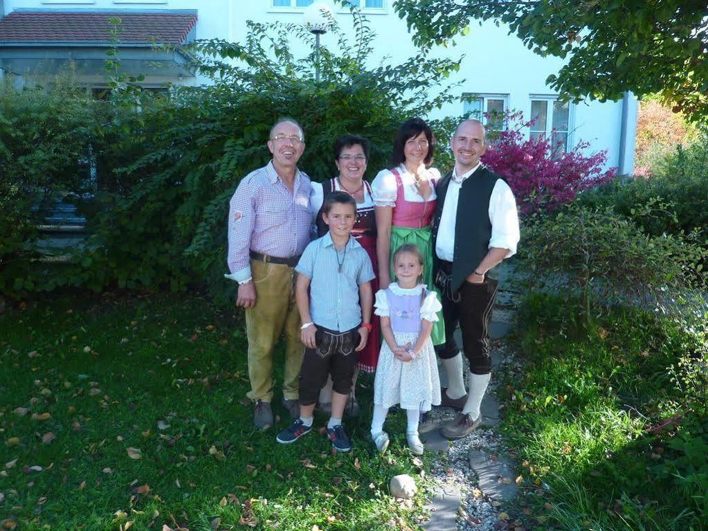 Gasthof Linde - Hotel Blum Unterroth Bagian luar foto
