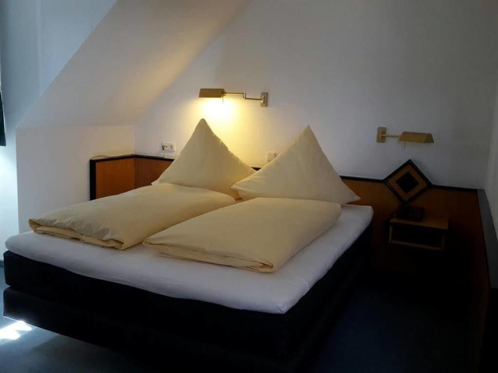 Gasthof Linde - Hotel Blum Unterroth Bagian luar foto